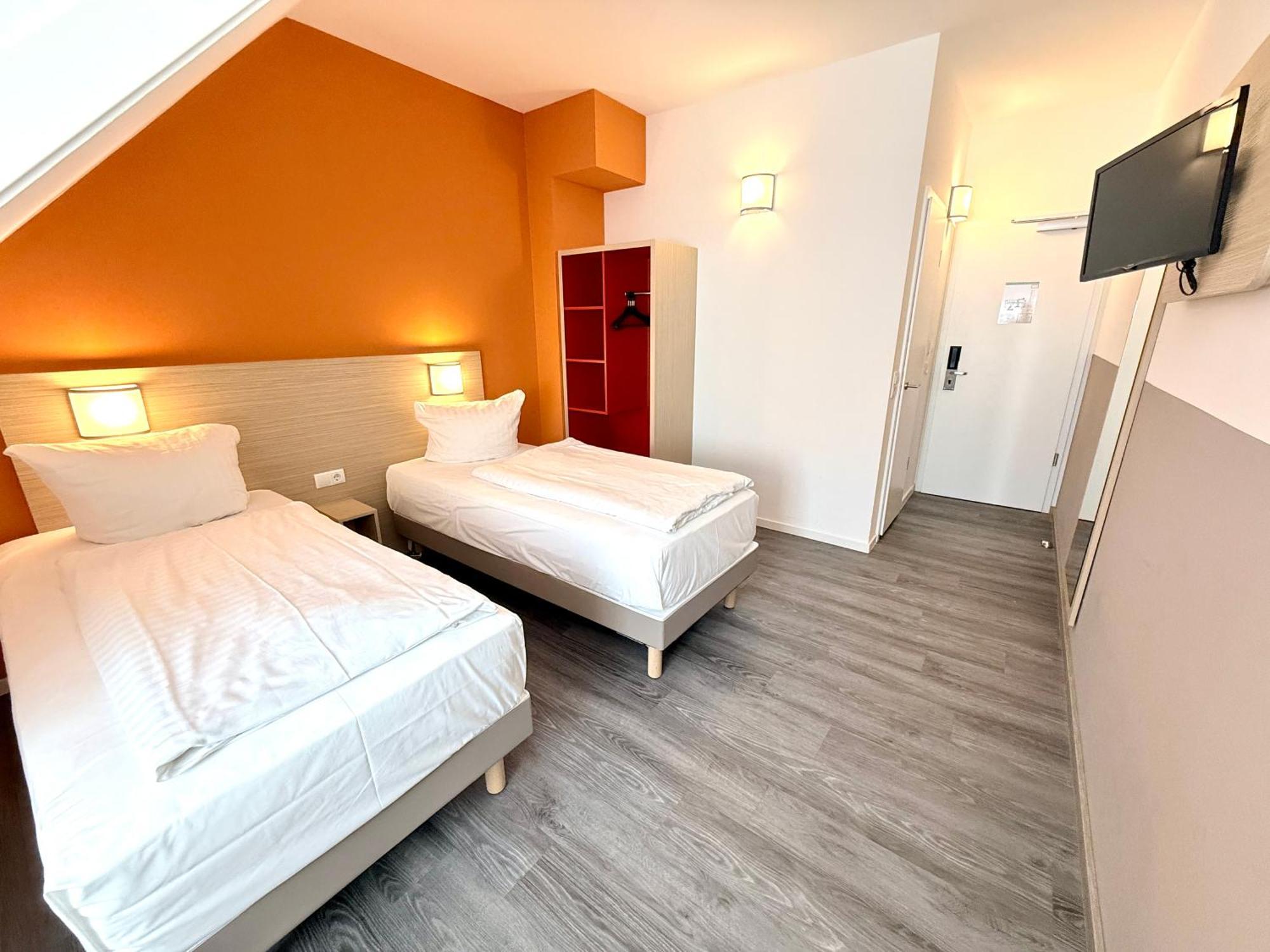 Standard Room 2 Single Beds